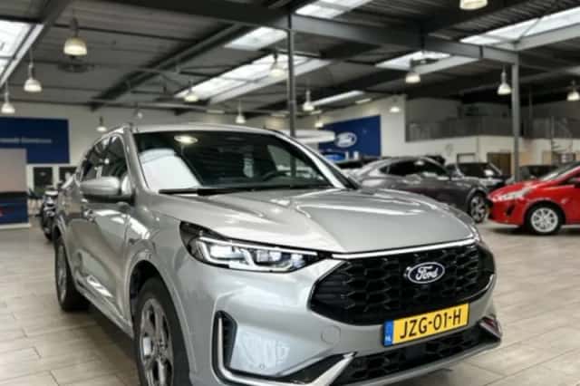 Ford Kuga (2025) thumbnail 3