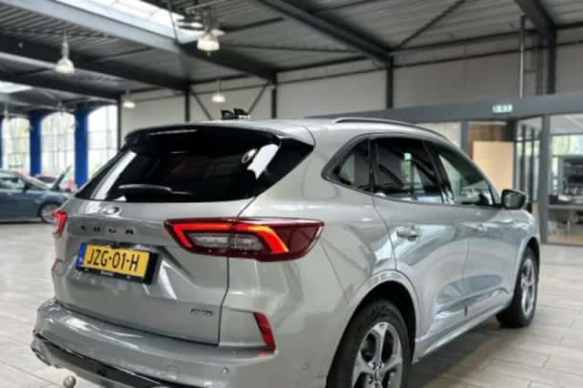 Ford Kuga (2025) thumbnail 4
