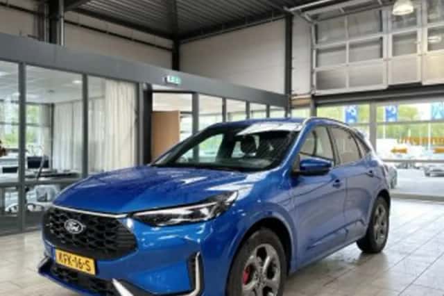 Ford Kuga (2025) thumbnail 3