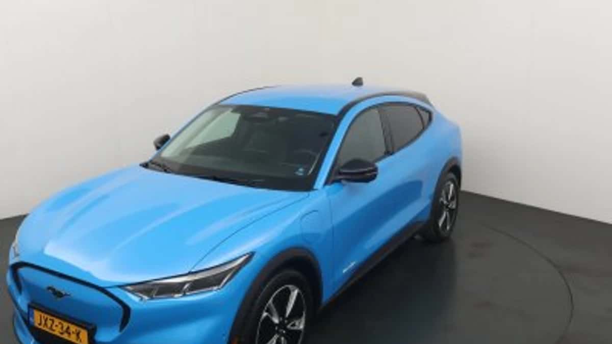 Ford Mustang Mach-E (2024) — foto 1