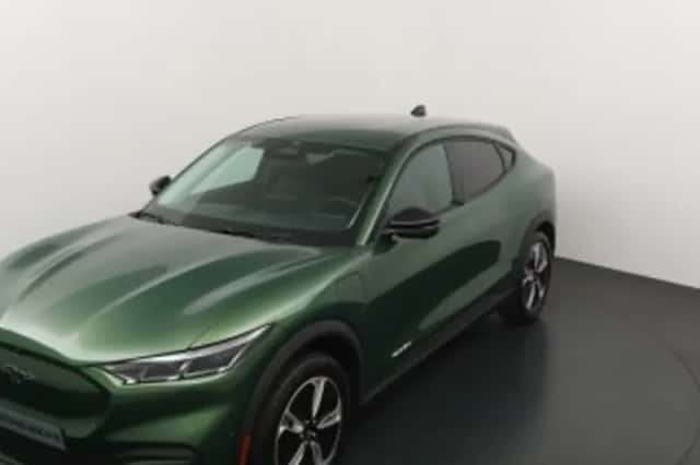 Ford Mustang Mach-E (2024) thumbnail 3