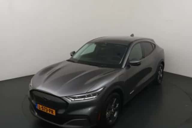 Ford Mustang Mach-E (2024) thumbnail 2