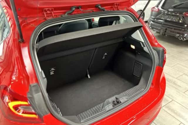 Ford Fiesta (2021) thumbnail 3