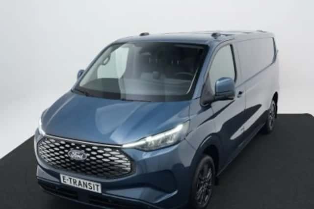 Ford Tourneo Custom (2025) thumbnail 3
