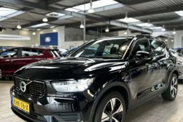 Volvo XC60 (2023) thumbnail 3