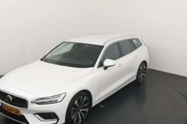 Volvo XC60 (2023) thumbnail 4