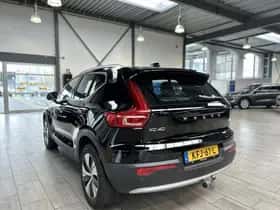 Volvo XC40 (2023) thumbnail 2