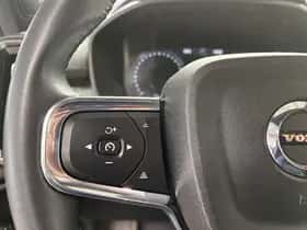 Volvo XC40 (2023) thumbnail 12