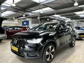 Volvo XC40 (2022)