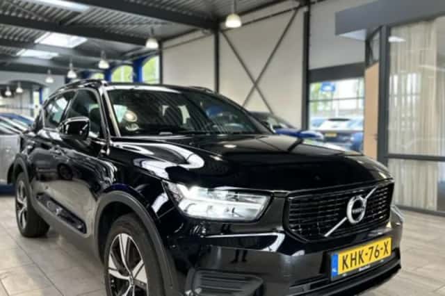 Volvo XC40 (2022) thumbnail 2