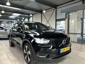 Volvo XC40 (2022) thumbnail 2