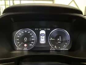 Volvo XC40 (2022) thumbnail 12