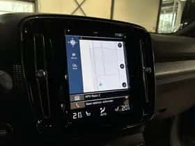 Volvo XC40 (2022) thumbnail 15