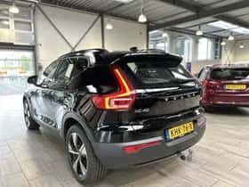 Volvo XC40 (2022) thumbnail 4