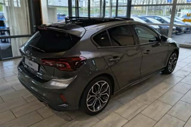 Ford Focus (2025) thumbnail 3