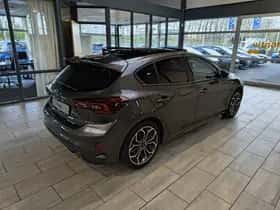 Ford Focus (2025) thumbnail 3