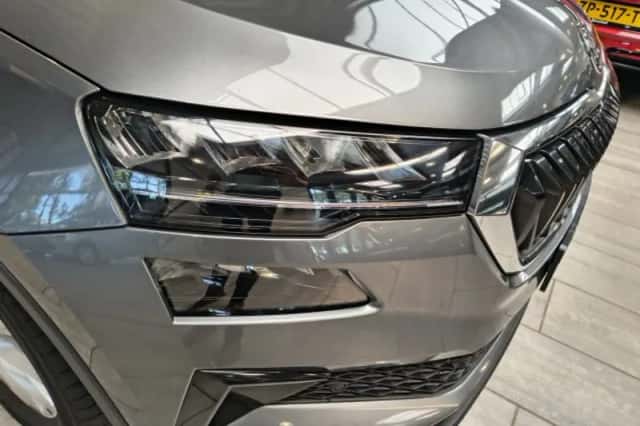 Škoda Karoq (2023) thumbnail 3