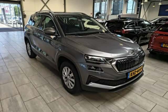 Škoda Karoq (2023) thumbnail 2