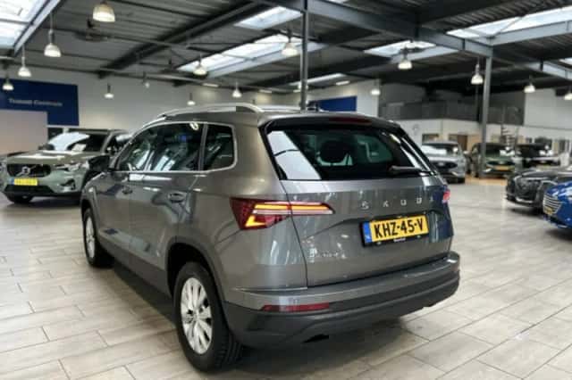 Škoda Karoq (2023) thumbnail 2