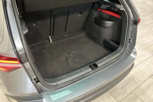 Škoda Karoq (2023) thumbnail 3