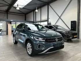Volkswagen T-Roc (2025) thumbnail 3
