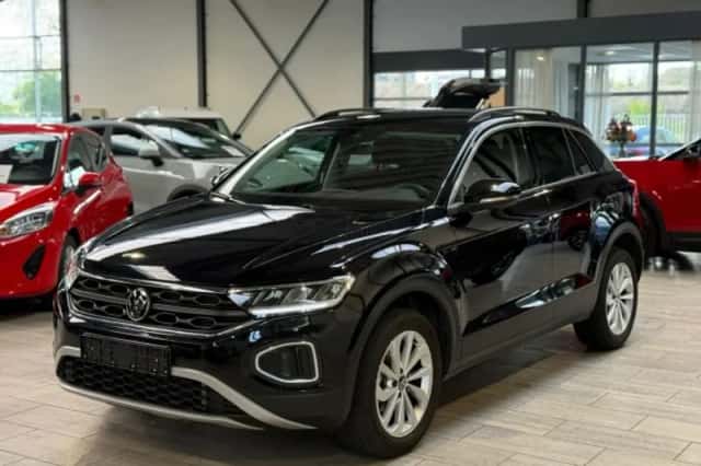 Volkswagen T-Roc (2025) thumbnail 1