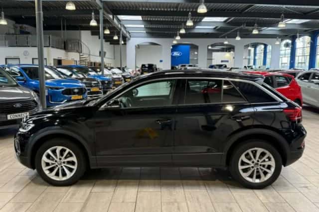 Volkswagen T-Roc (2025) thumbnail 2