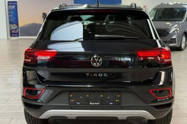 Volkswagen T-Roc (2025) thumbnail 4
