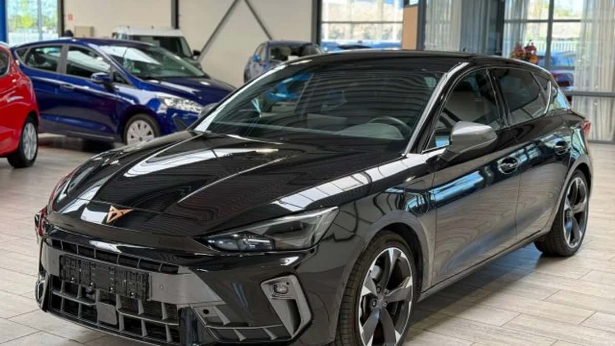 CUPRA Leon (2025) — foto 1