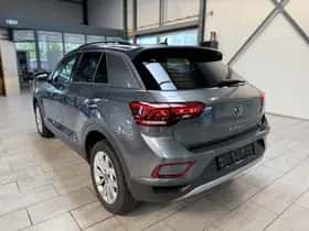 Volkswagen T-Roc (2025) thumbnail 2