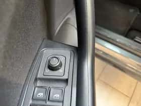 Volkswagen T-Roc (2025) thumbnail 12