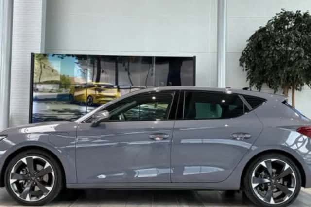 CUPRA Leon (2025) thumbnail 2