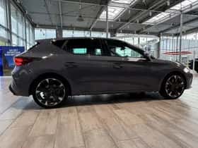 CUPRA Leon (2025) thumbnail 6
