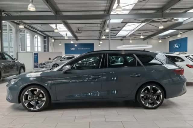 CUPRA Leon Sportstourer (2025) thumbnail 2