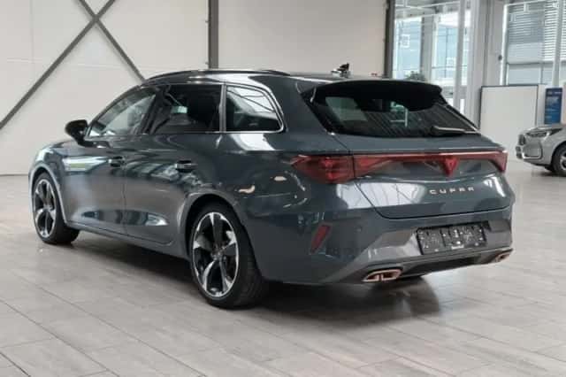 CUPRA Leon Sportstourer (2025) thumbnail 3