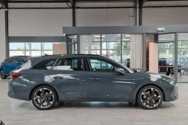 CUPRA Leon Sportstourer (2025) thumbnail 6