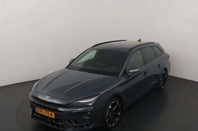 CUPRA Leon (2025) thumbnail 4