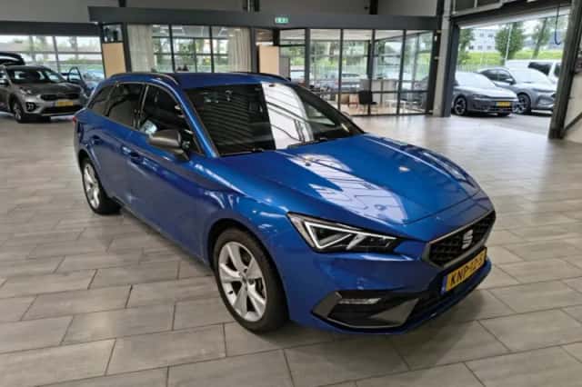 SEAT Leon (2025) thumbnail 2