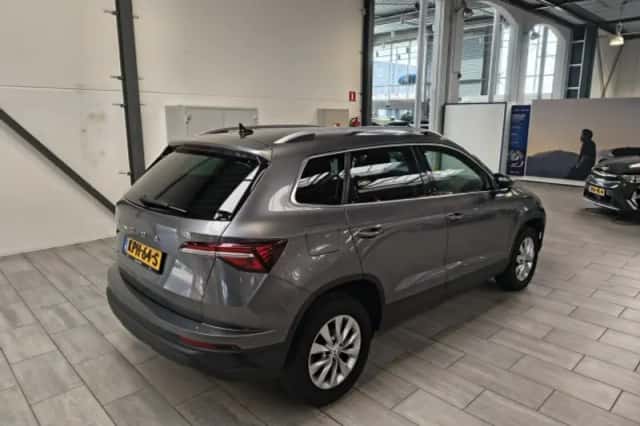 Škoda Karoq (2023) thumbnail 3