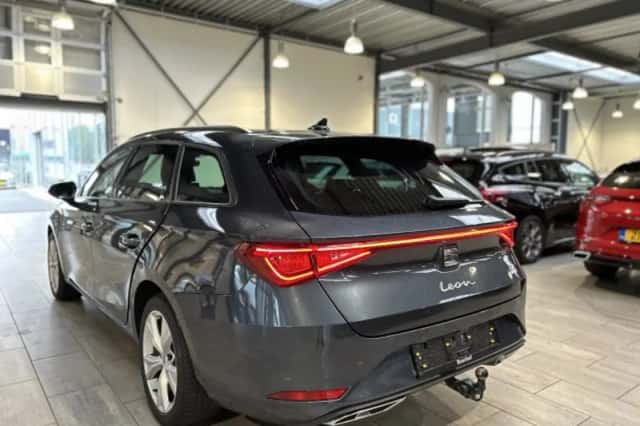 SEAT Leon (2025) thumbnail 2