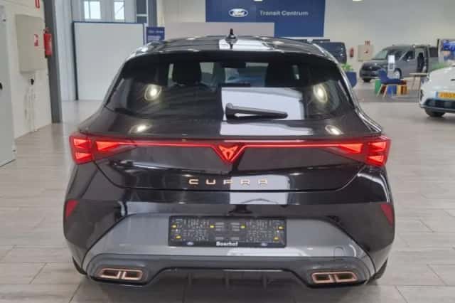 CUPRA Leon (2025) thumbnail 3