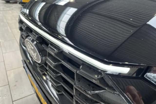 Ford Kuga (2025) thumbnail 2