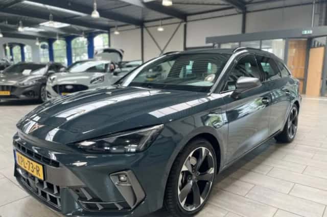 CUPRA Leon Sportstourer (2025) thumbnail 1