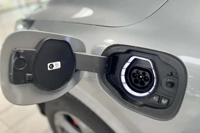 Ford Kuga (2025) thumbnail 4