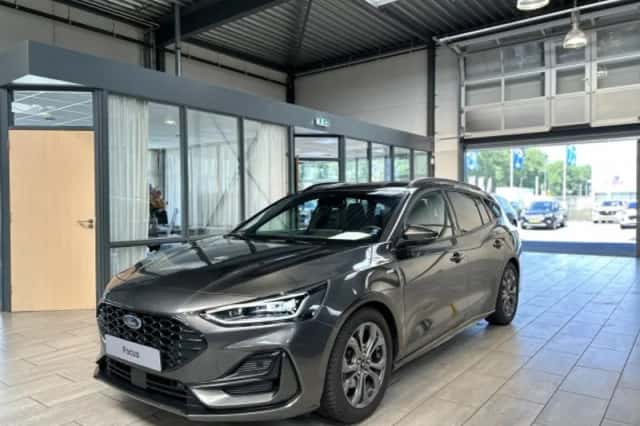 Ford Focus (2025) thumbnail 1