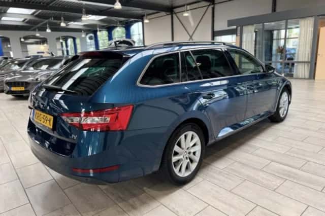 Škoda Superb (2023) thumbnail 4