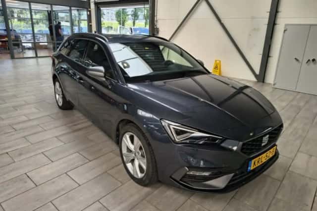 SEAT Leon (2025) thumbnail 2