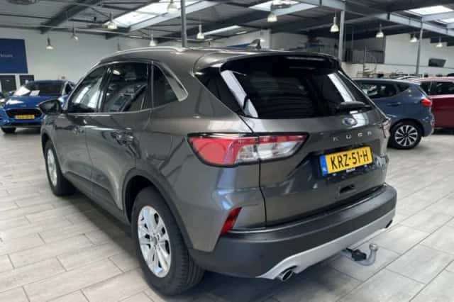 Ford Kuga (2022) thumbnail 2