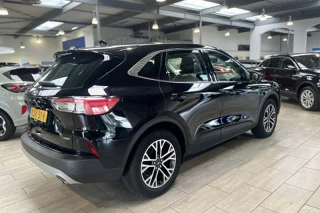 Ford Kuga (2021) thumbnail 5