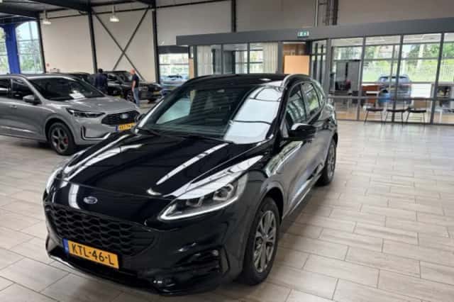 Ford Kuga (2022) thumbnail 2
